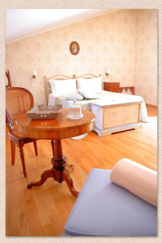 Triple Room image 4