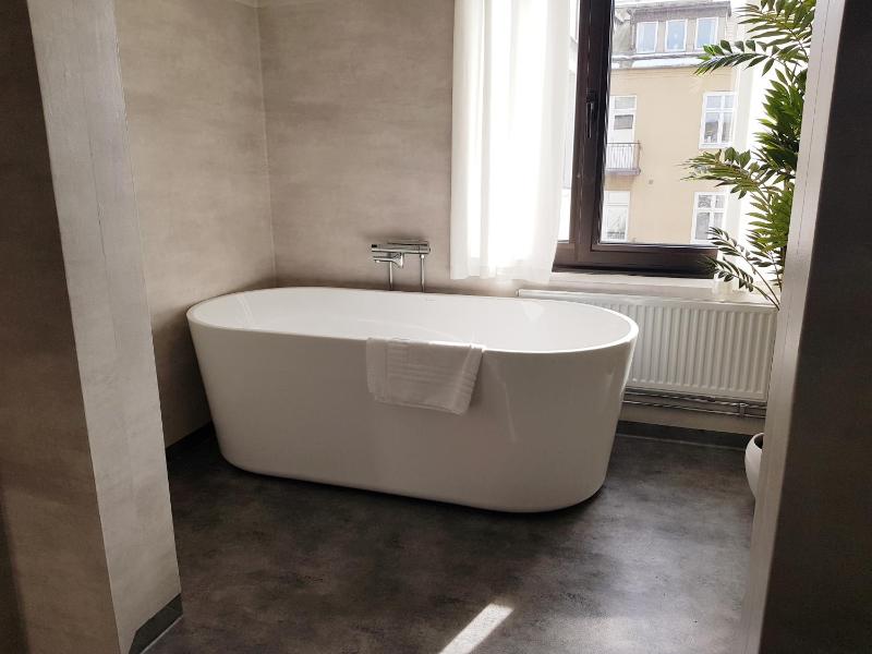 Deluxe Double Room image 2