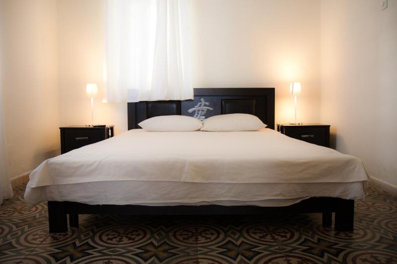 One-Bedroom Apartment image 3