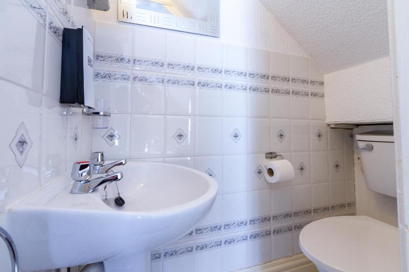 Small Twin Room 2nd Floor image 2