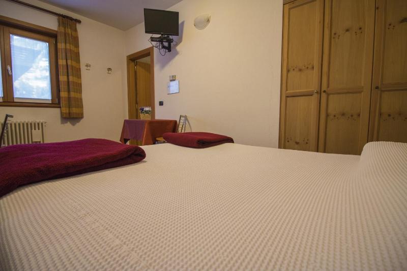 Double Room image 3