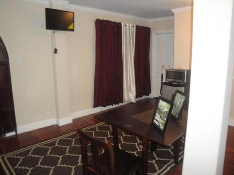 El Dorado Inn - image 7