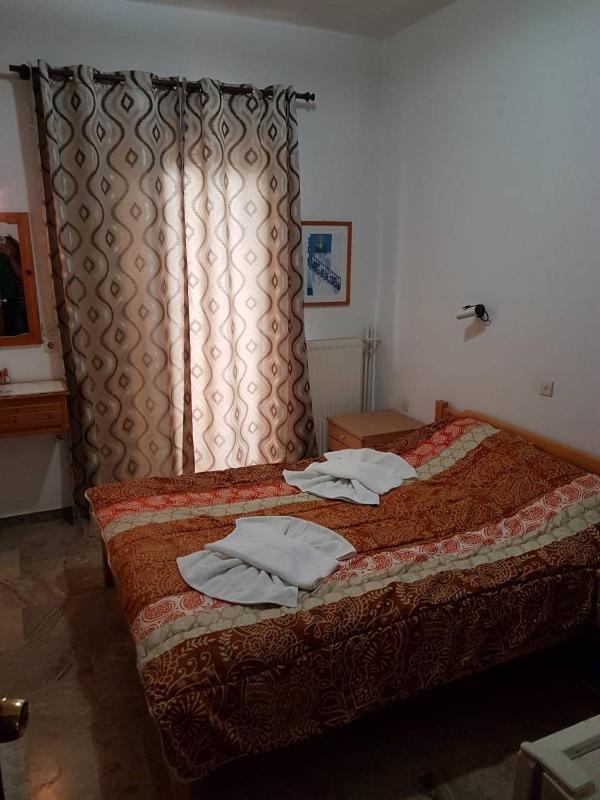 Double or Twin Room image 3