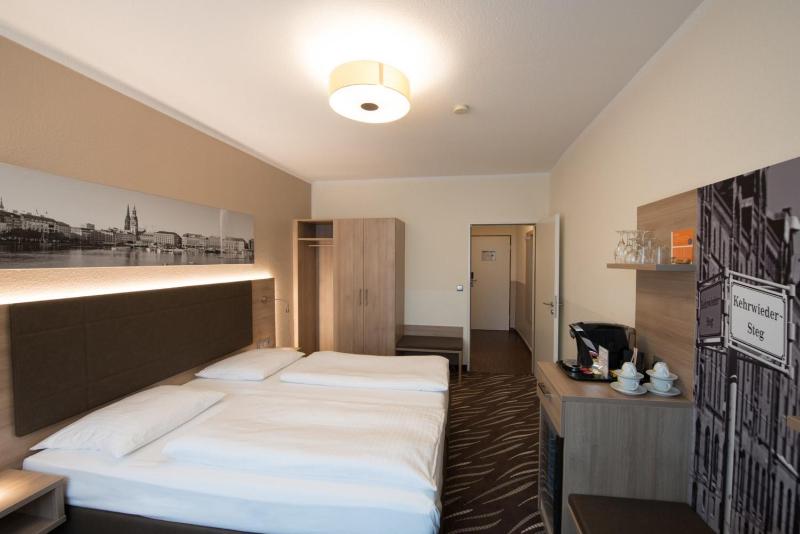 Superior Double Room image 3