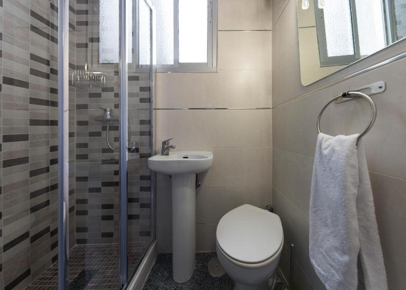 Triple Room with Private Exterior Bathroom image 3