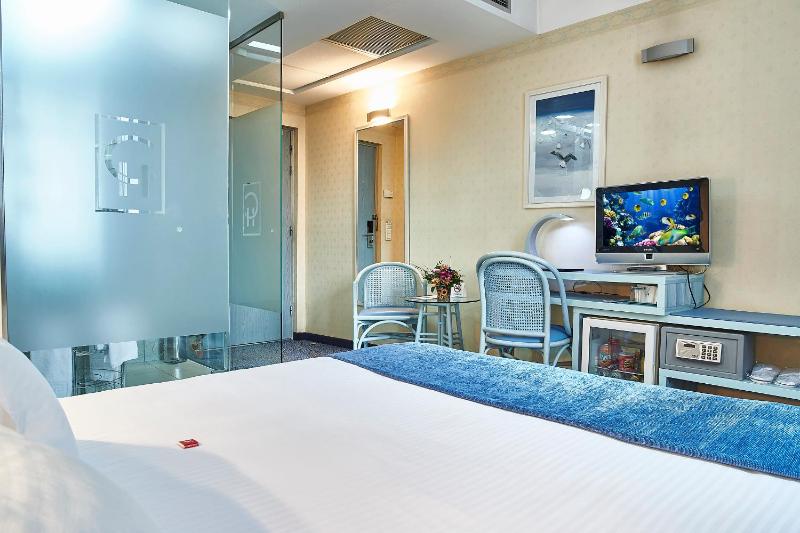 Standard Double Room image 2