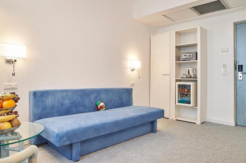 Standard Family Room with sofabed  image 3