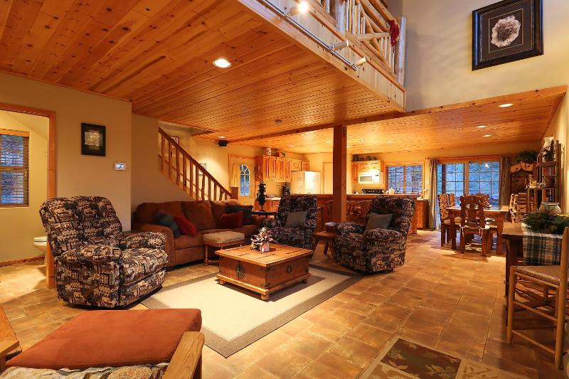 Summit Ski-Inn Ski-Out - image 15