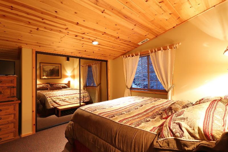Summit Ski-Inn Ski-Out - image 7
