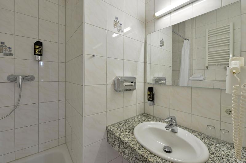 Double Room image 2