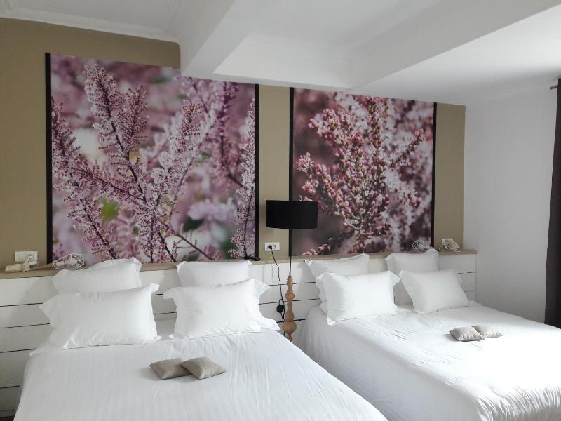 Quadruple Room image 2