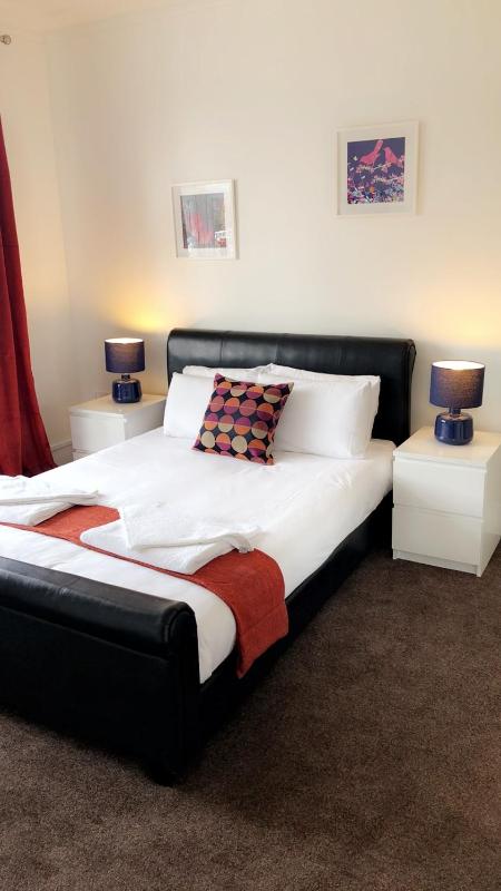 Standard King Room image 2