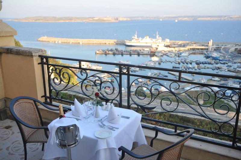 Superior Double Room with Sea View & Terrace image 3