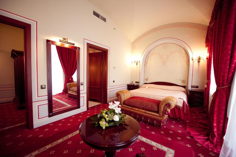 Suite image 2