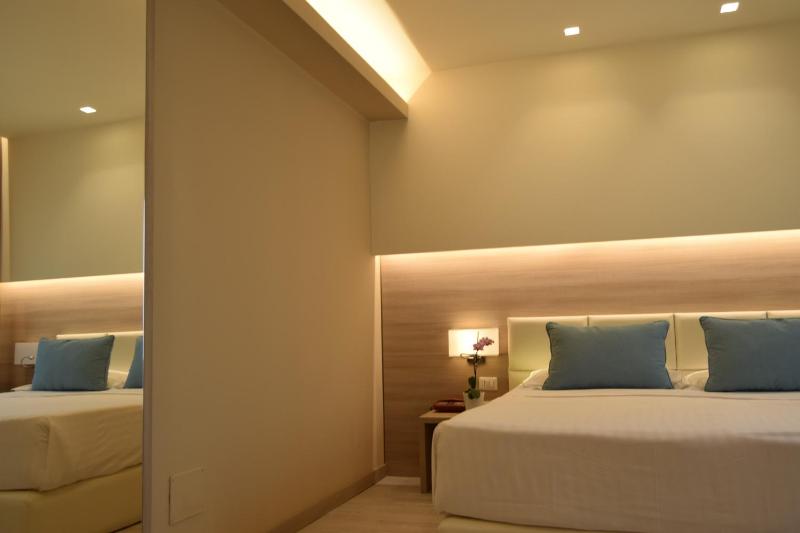 Hotel Continental - image 23