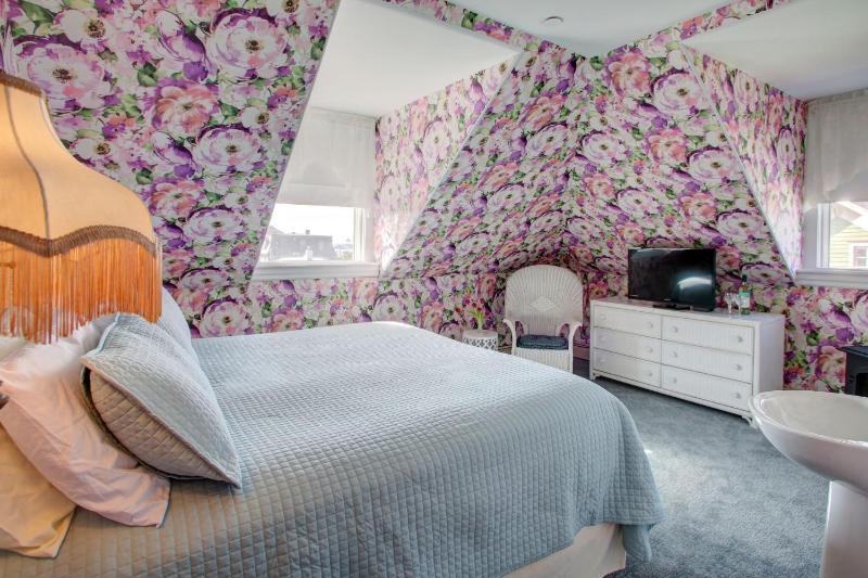 King Room image 2