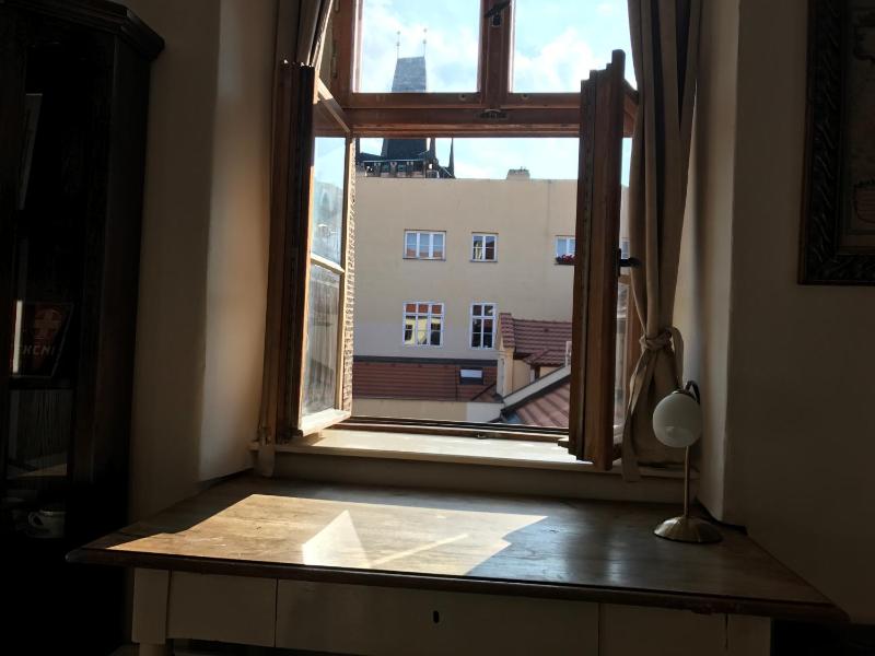Studio Apartment image 2