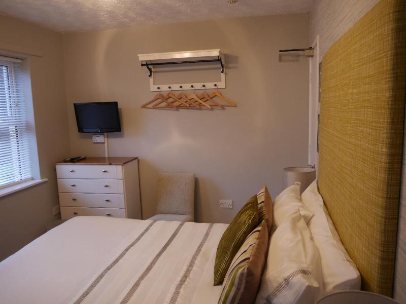 Standard Double Room image 2