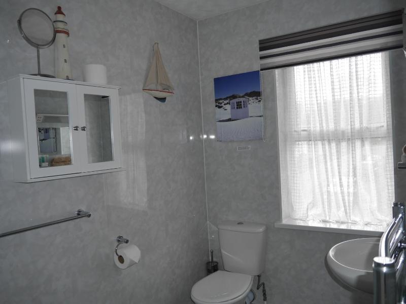 Standard Double Room image 4
