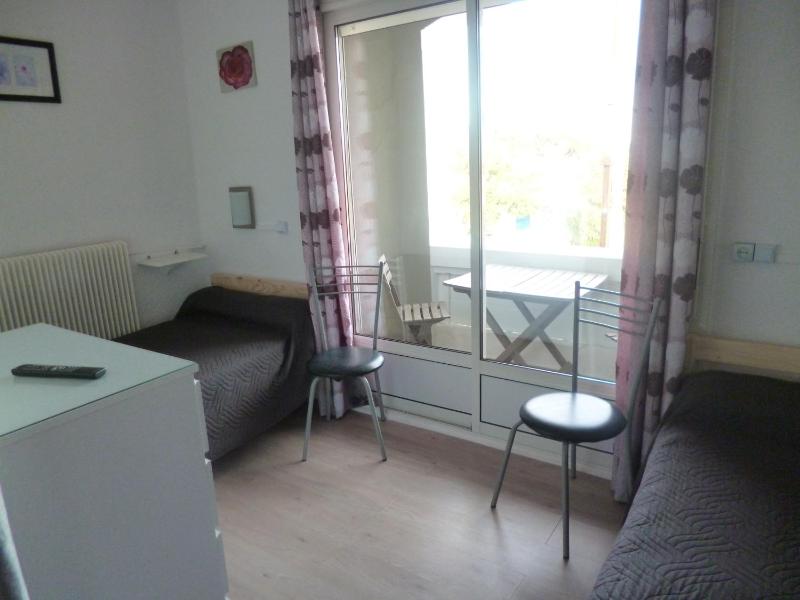 Twin Room with Terrace image 1