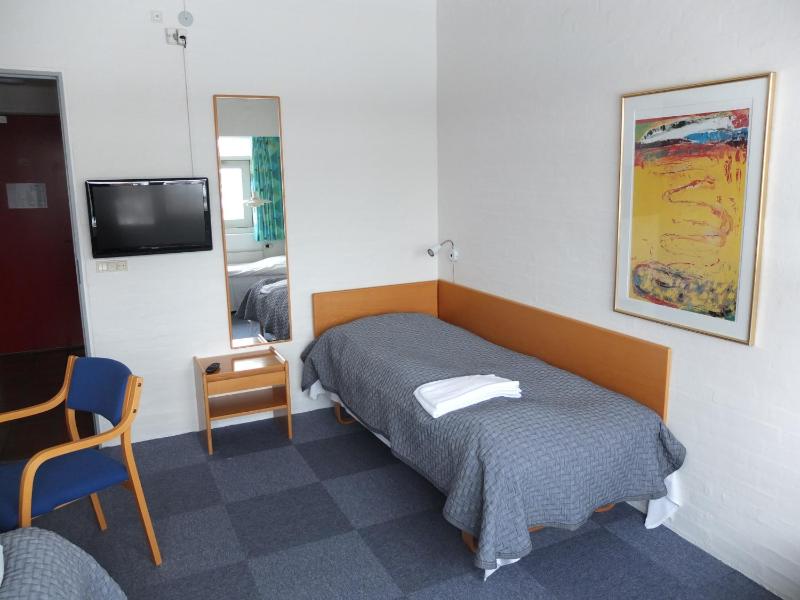 Twin Room image 1