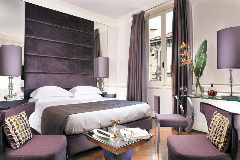 Deluxe Double or Twin Room image 1