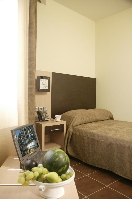 Single Room image 3