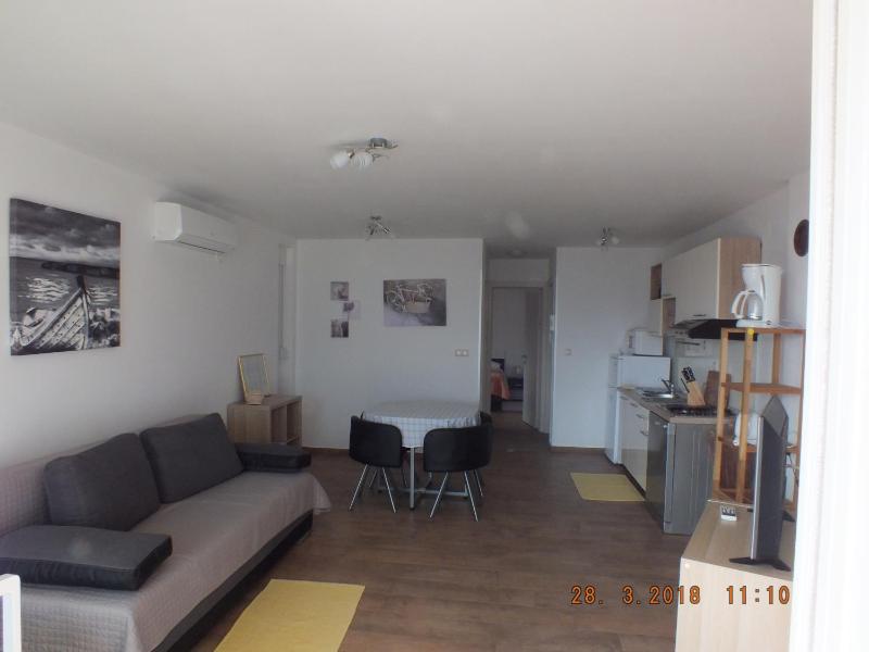 Apartment with Sea View image 2