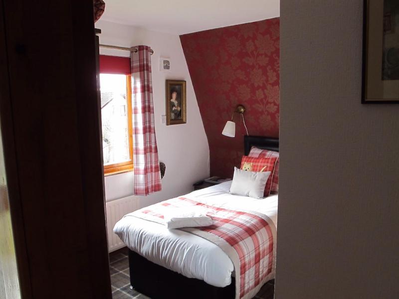 Single Room image 4