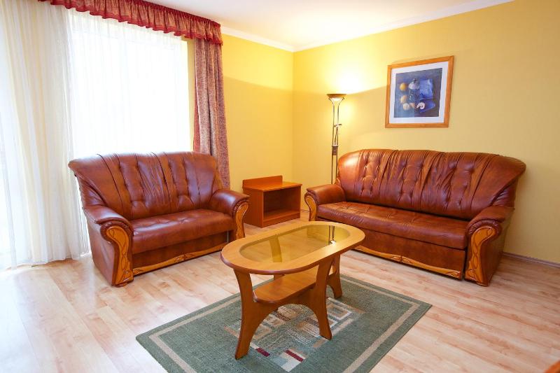Apartment (4 Adults) image 4