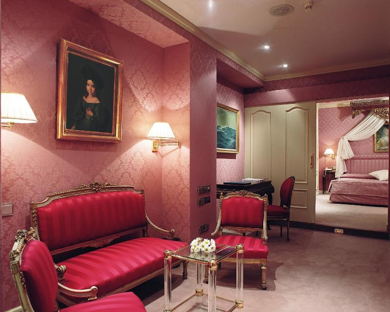 Double or Twin Room with Extra Bed image 2