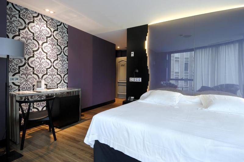 Double Room with Panoramic Views image 2