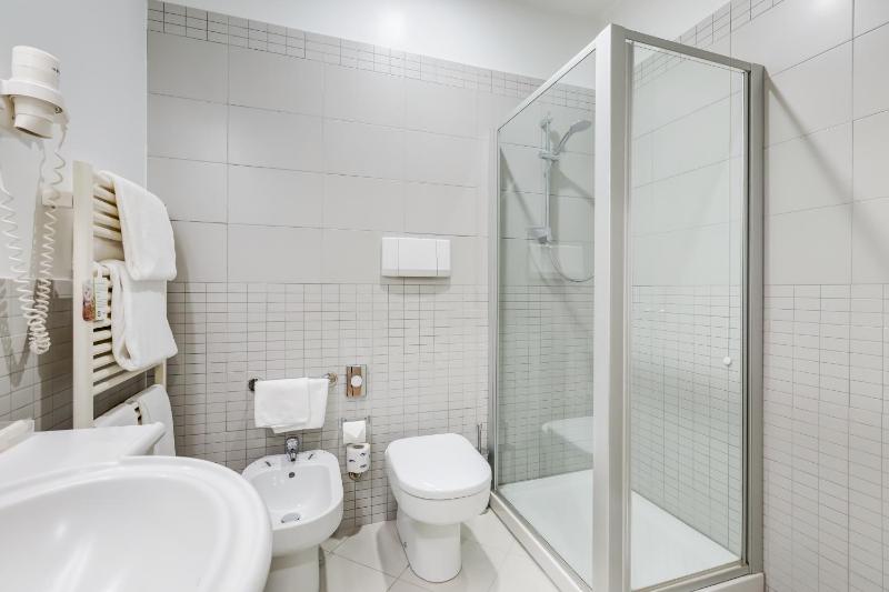 Superior Queen Room image 3