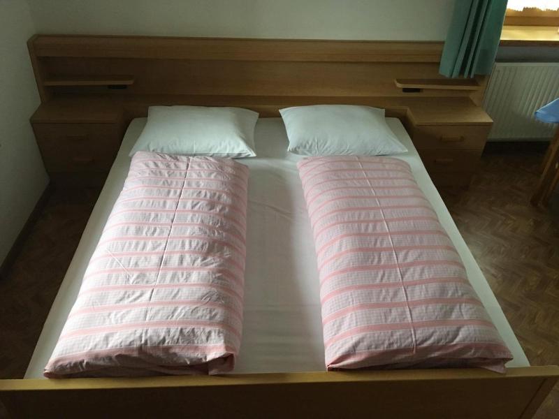 Double Room with Bathroom image 1
