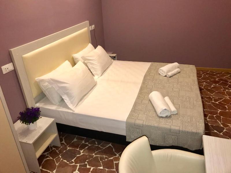 Quadruple Room with Private Bathroom image 2