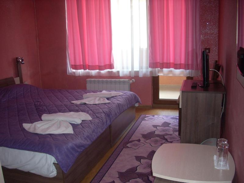 Twin Room with Balcony image 2