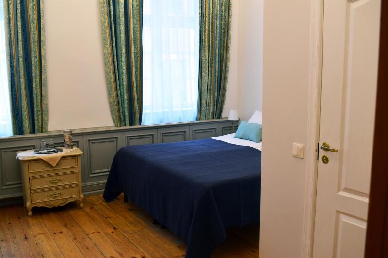 Economy Double Room image 4
