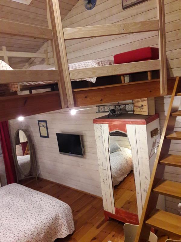 Quadruple Room with Private External Bathroom image 2