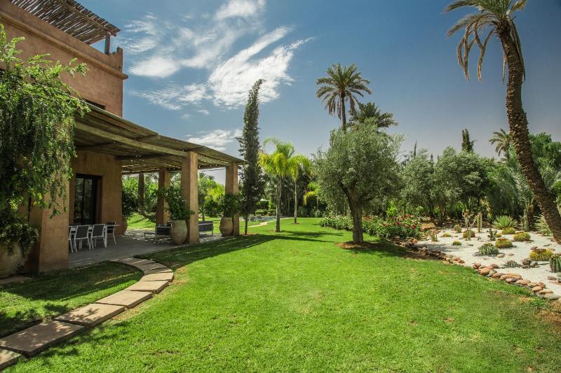 Villa YENMOZ en exclusivité avec piscine privée dans la Palmeraie - image 16