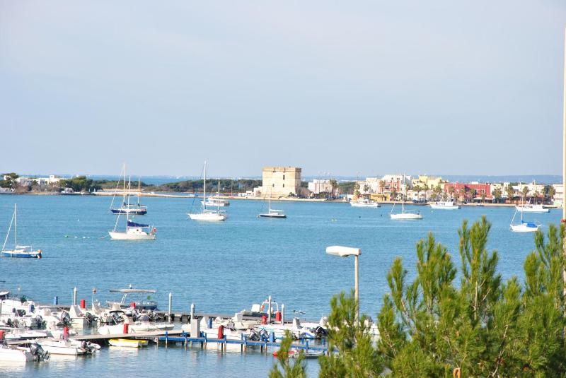 Economy Double or Twin Room image 2