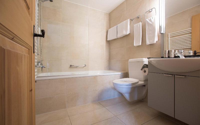 Superior Twin Room image 4