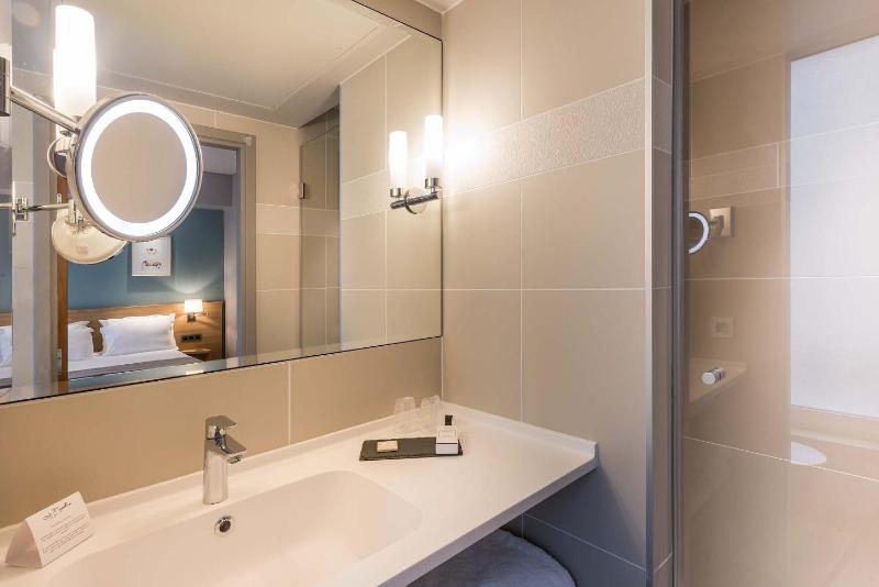 Junior Suite (2 Adults) image 4