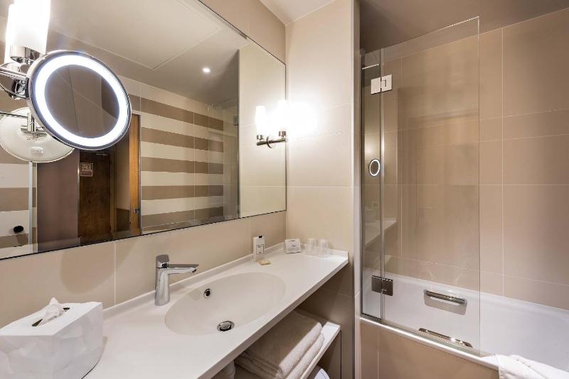 Junior Suite (3 Adults) image 2