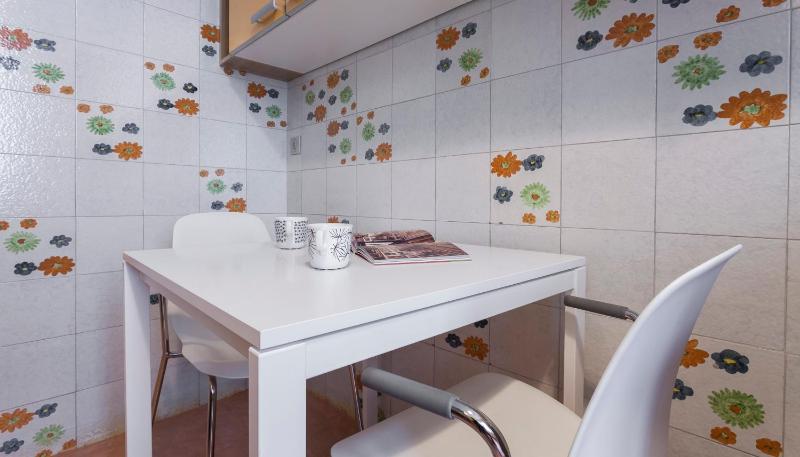 One-Bedroom Apartment image 4