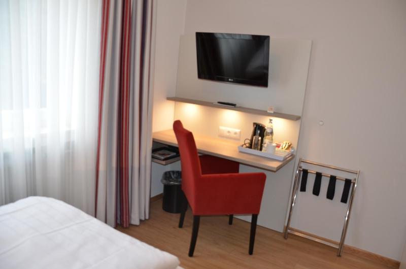 Single Room image 3