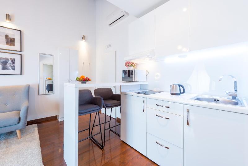 Deluxe Suite with City View image 2