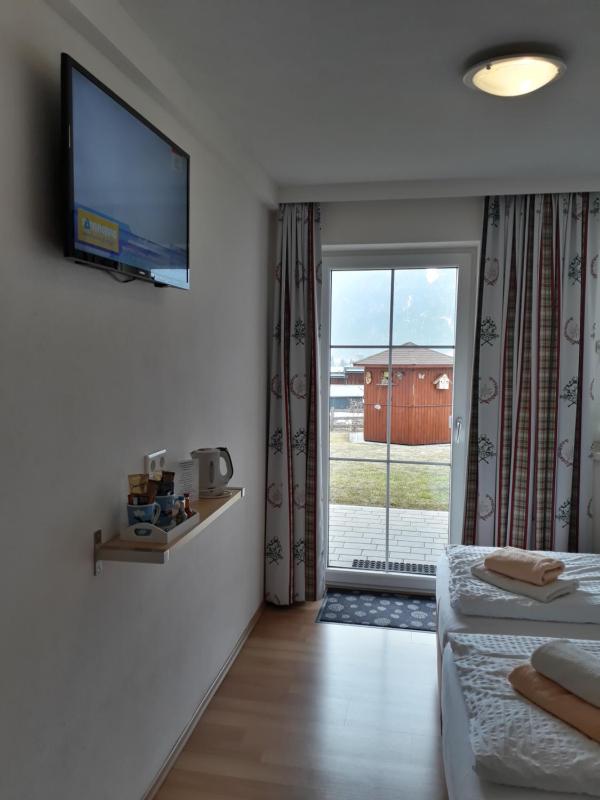 Double Room with Terrace image 3