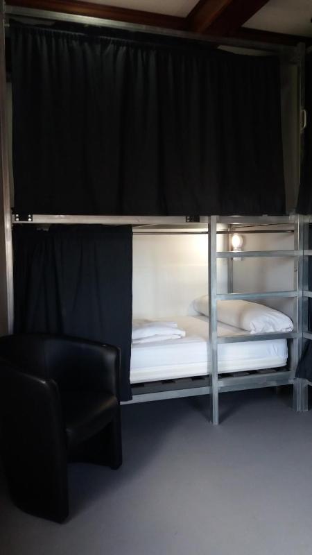 Bunk Bed in Mixed Dormitory Room image 3
