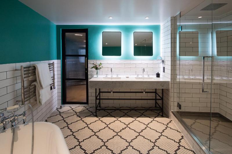 Junior Suite image 2