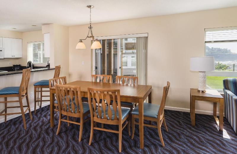Two-Bedroom Suite image 3